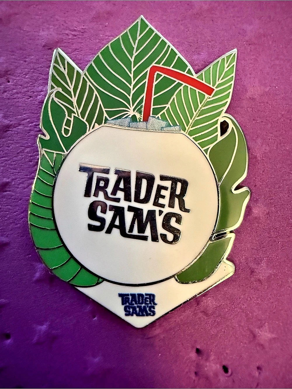 Disney Trader Sam’s White Polynesian Pearl Tiki Mug Mystery Pin